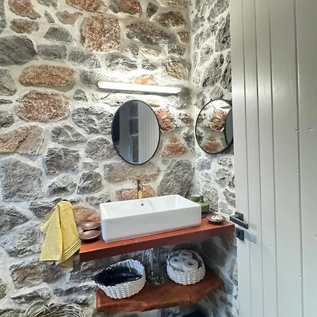 Earth Αμφίκλεια